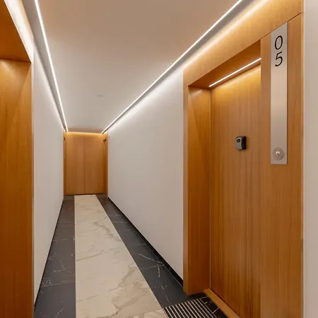 Center By Renters