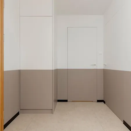 Center By Renters *