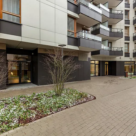 Center By Renters Varšava