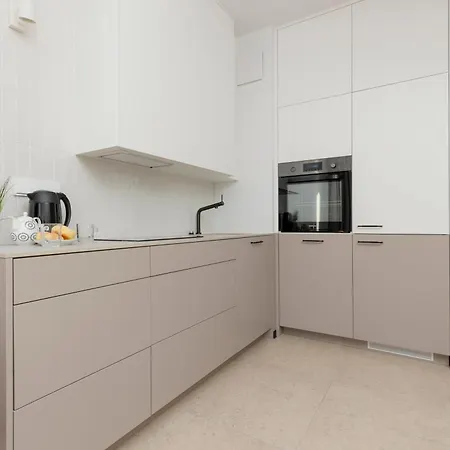 Center By Renters Varsovie